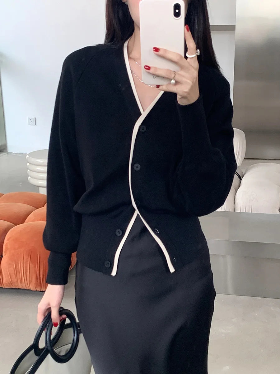 Minimalist Style Women Contrast V-neck Knit Lyocell Cardigan