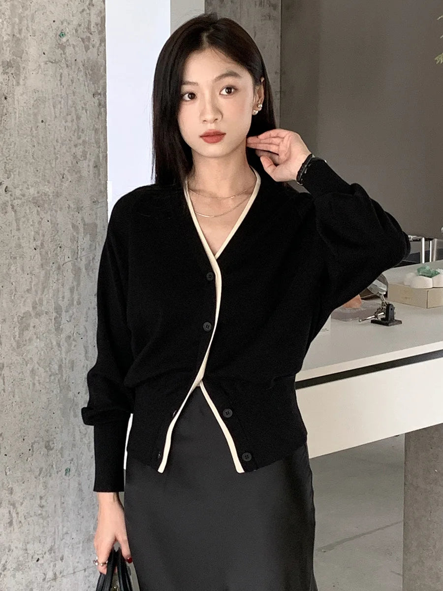 Minimalist Style Women Contrast V-neck Knit Lyocell Cardigan