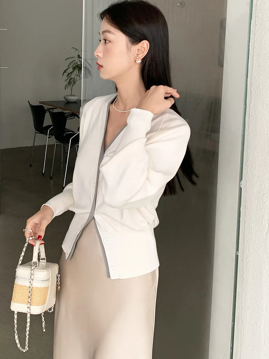 Minimalist Style Women Contrast V-neck Knit Lyocell Cardigan