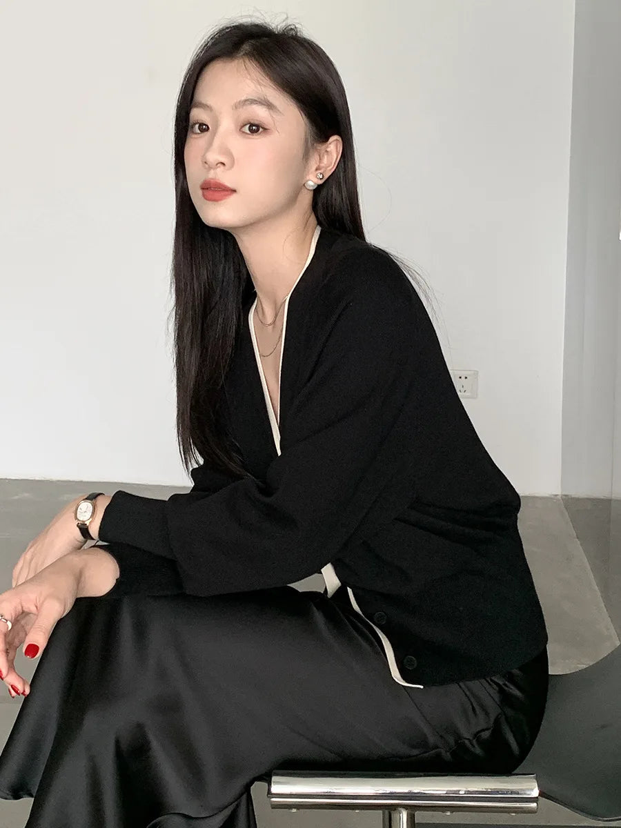 Minimalist Style Women Contrast V-neck Knit Lyocell Cardigan