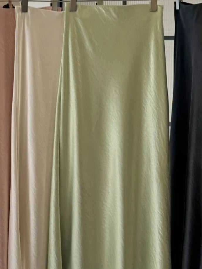 Thick Glossy Satin Midi Skirt Elegant Quiet Luxury Basic High-Waist Skirt or All Seasons