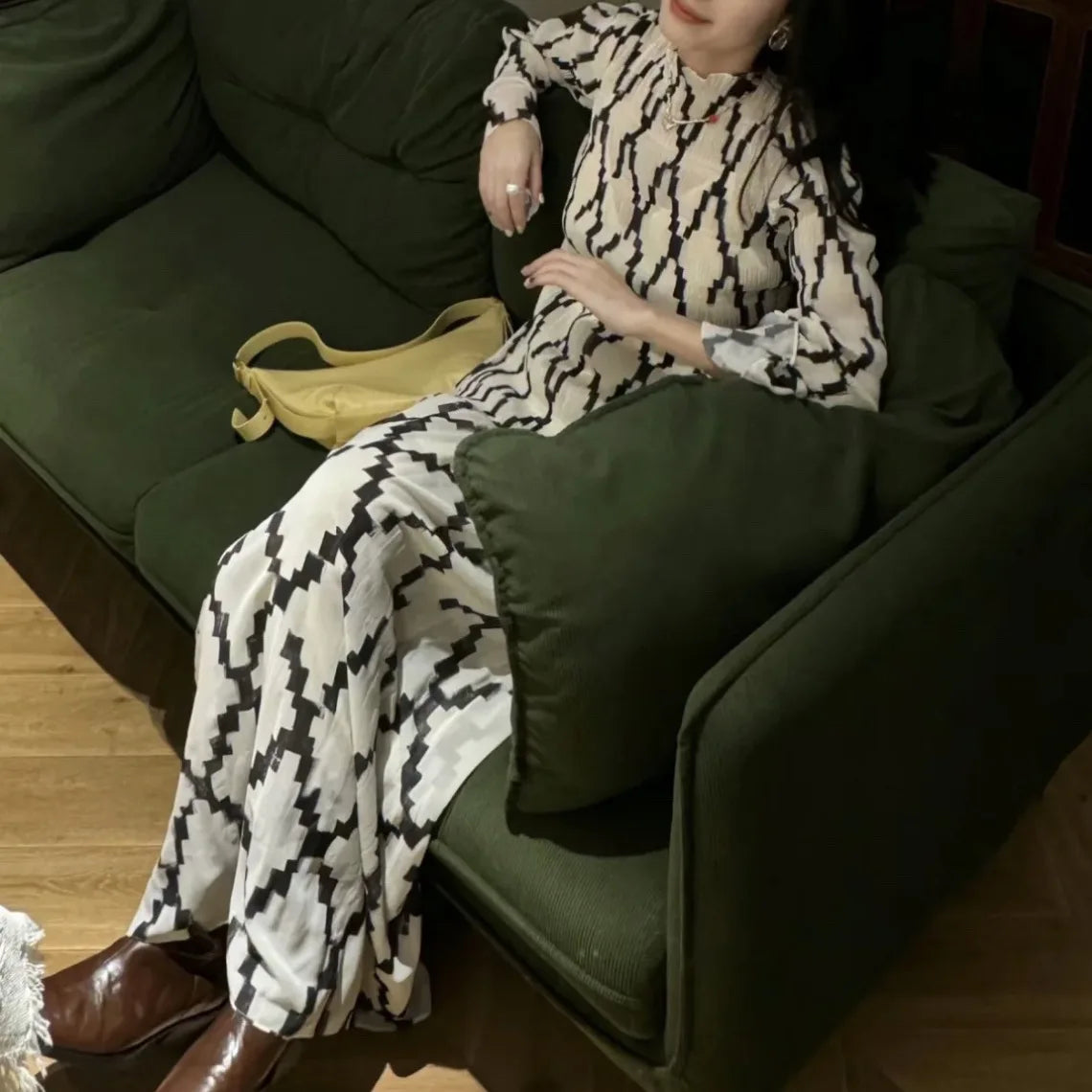 JIAMI Flared Long Sleeve Vintage Lingerie Pleated Dress